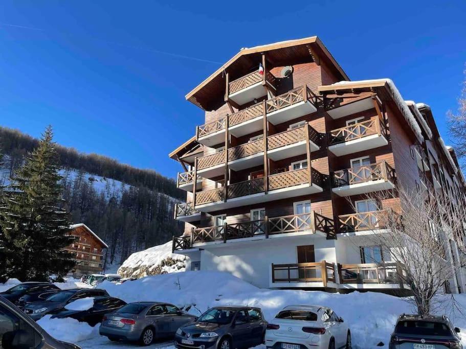 Allos, Logement Pieds Des Pistes, A 10 Minutes De La Base De Loisirs Exterior foto